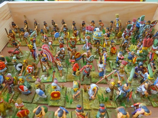 Une première boite. Figs en majorité Outpost le reste W foundry