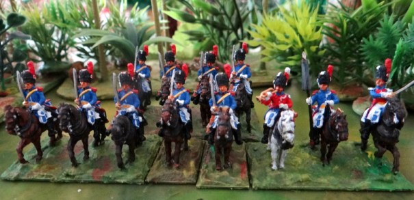 3 escadrons du régiment de carabinier en 1805. Pour eux, j'ai un doute sur les figurines AB qui me paraissent pour partie des dragons d'élite.