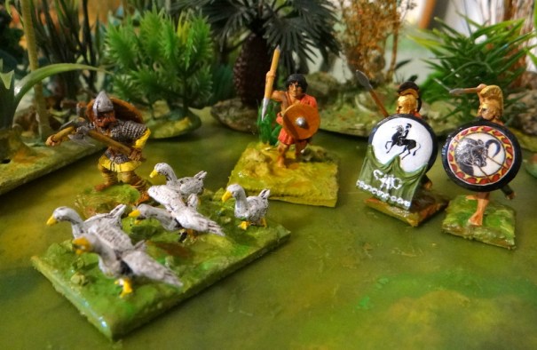 N'arrivant pas à utiliser les transferts achetés dans le commerce (trop rigide pour épouser la forme des hoplons), je me suis tourné vers une sortie papier.