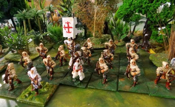 Du CDD qui a du fondement ! la milice de Calatrava parent pauvre de l'ordre de chevalerie crée en 1157 . Ici des demi-frères arbalétriers qui interviendront en Espagne contre les califats arabes mais aussi durant la croisade contre les Albigeois.