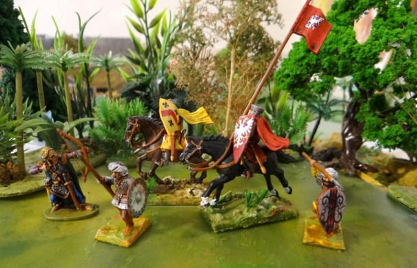 Les derniers accompagnés de 2 lanciers lourds arabes à la customisation balbutiante.