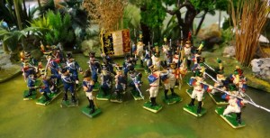 Premiers sortis les ennemis de waterloo : ici les Français que j'avais peint en lignards et en légers