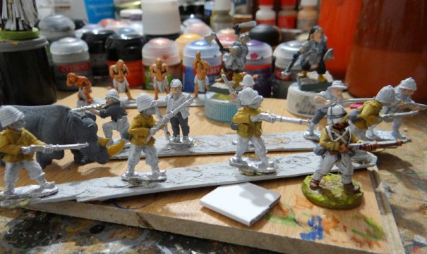  légionnaires en tenue coloniale et quelques aventuriers pour Congo. Un rhino pointe son nez !