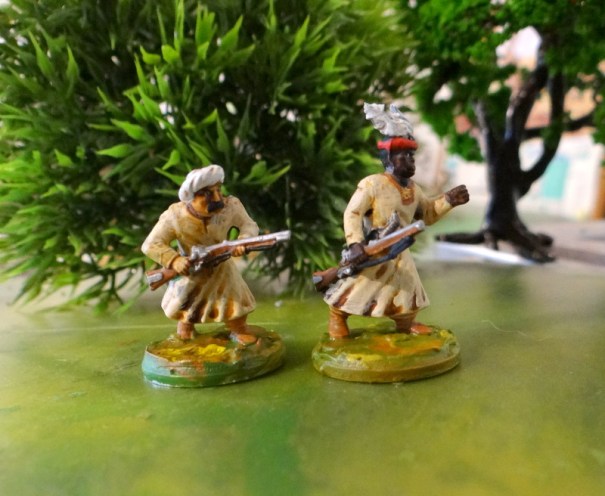 Panachage : Corps boite arabe Gripping Beast, Tête de droite Zoulous Warlords, bras et fusils rifles Victrix.