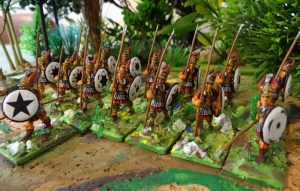 Dans la série mi-lourd voila les Thorakitais peut être des piquiers allégés, en tous cas plus mobiles que ces derniers. 